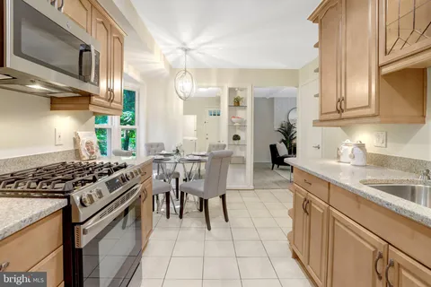 $900,000 | 8407 Briar Creek Drive, Annandale, VA 22003