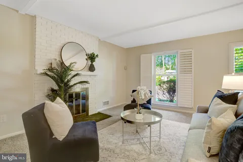 $900,000 | 8407 Briar Creek Drive, Annandale, VA 22003