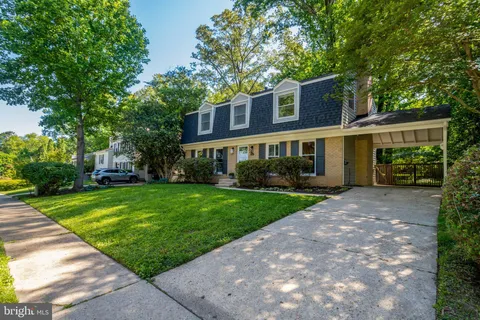 $900,000 | 8407 Briar Creek Drive, Annandale, VA 22003