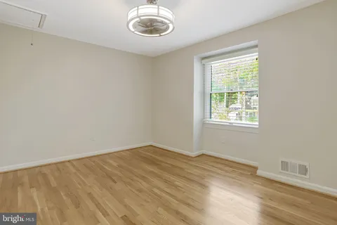 $900,000 | 8407 Briar Creek Drive, Annandale, VA 22003