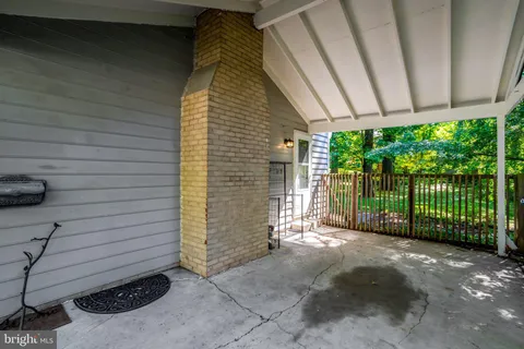 $900,000 | 8407 Briar Creek Drive, Annandale, VA 22003