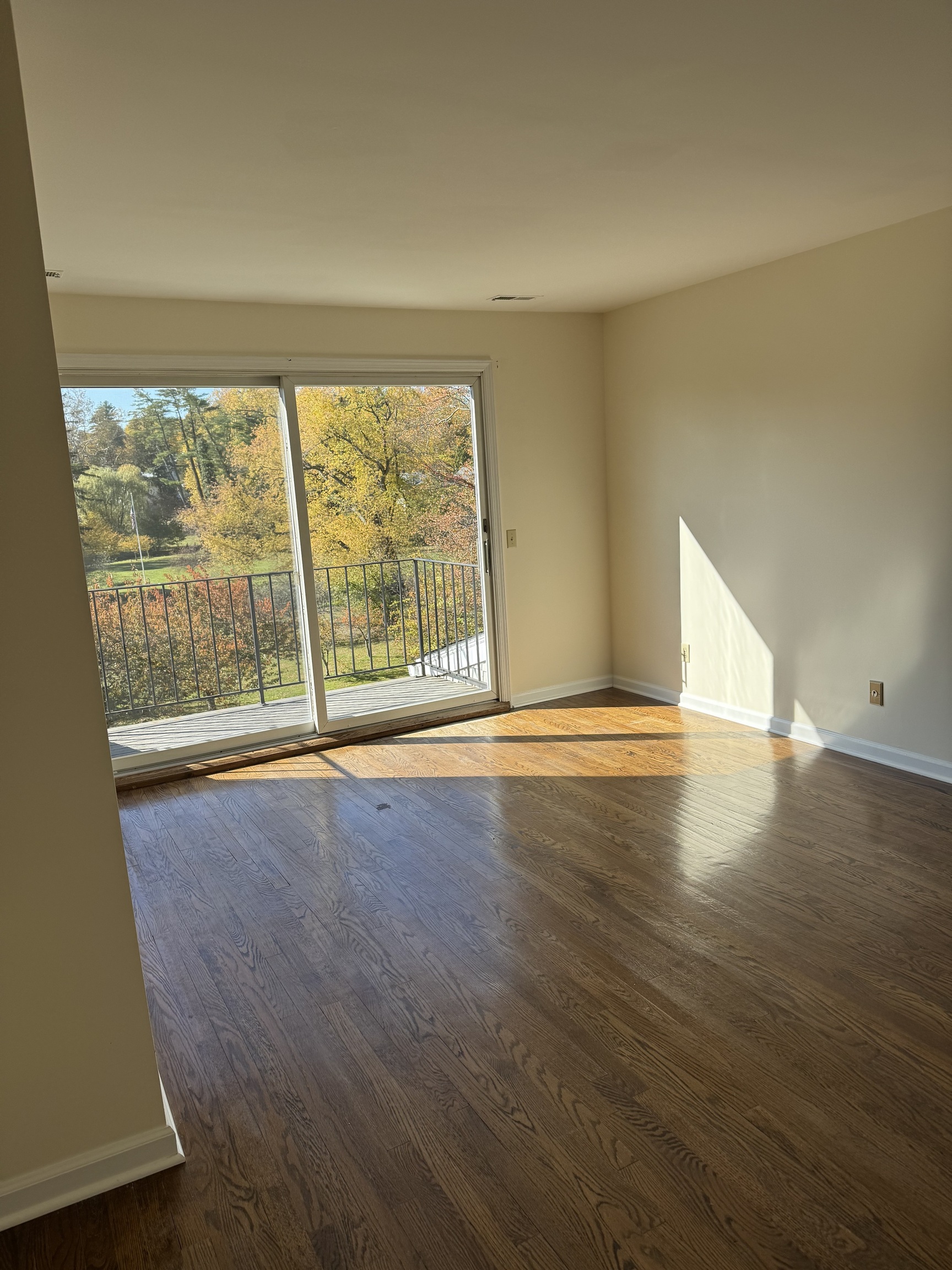 193 Park Street, Unit 2 New Canaan, CT 06840 - Photo 5 of 7 Primary Suite with Views.