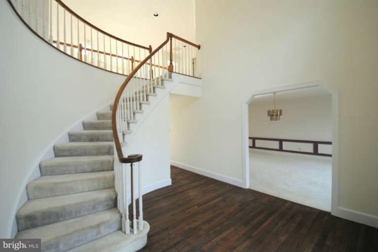 1441 Dicus Mill Road Severn, MD 21144 - Photo 4 of 30 2 story foyer