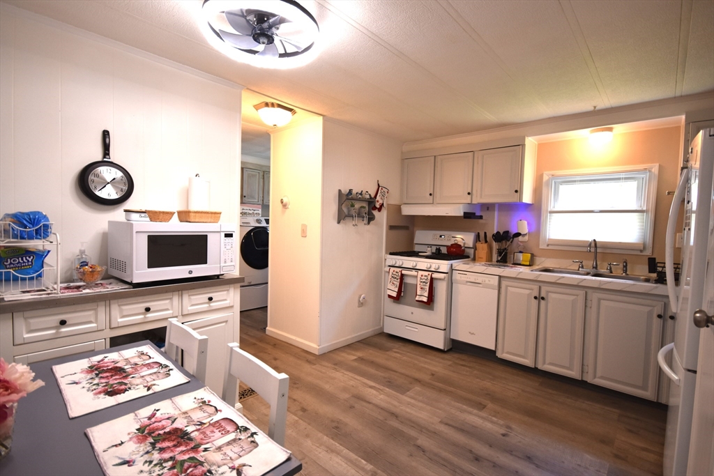 157 Windswept Road Wareham, MA 02571 - Photo 4 of 13
