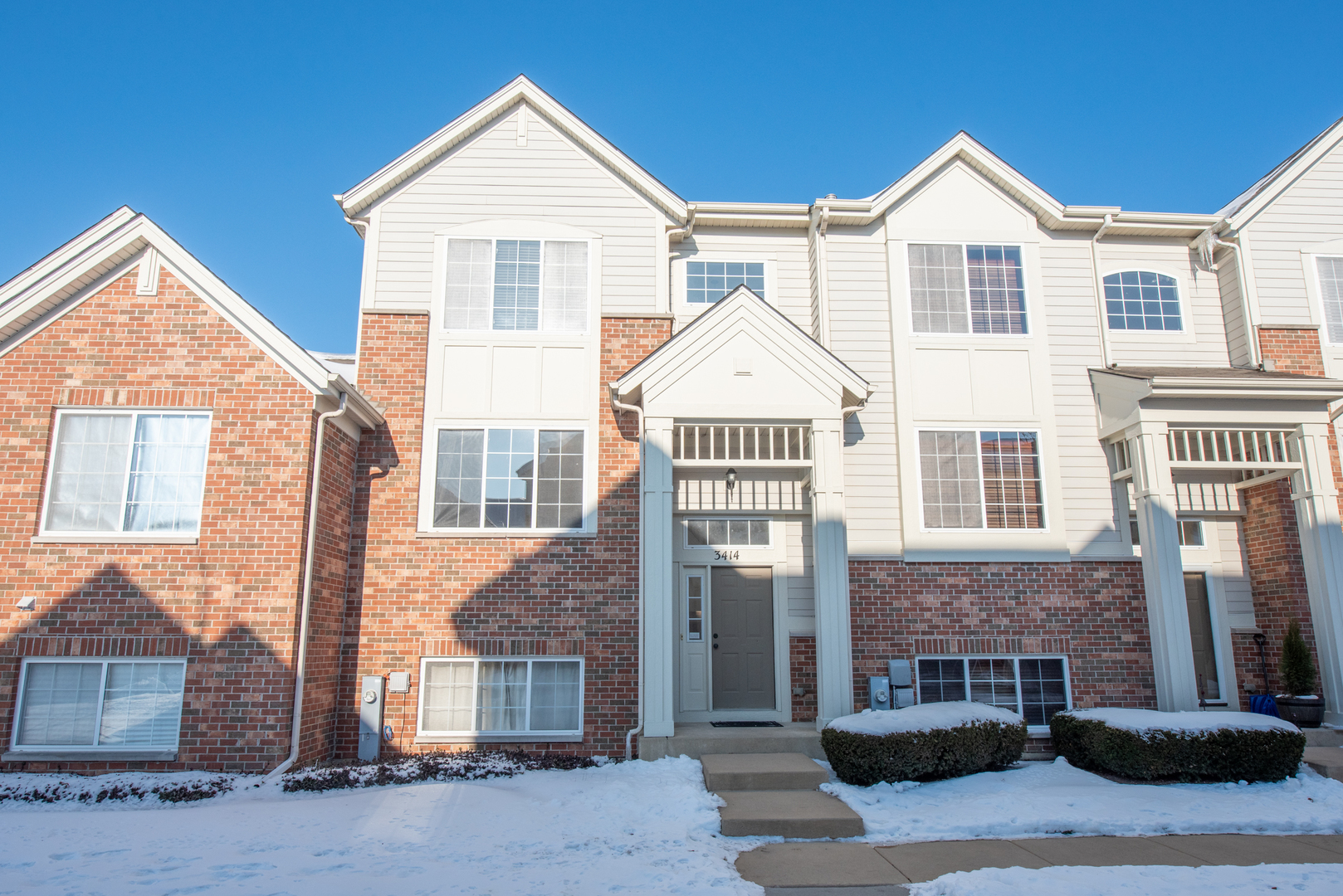 3414 Cameron Drive Elgin, IL 60124 - Photo 1 of 39