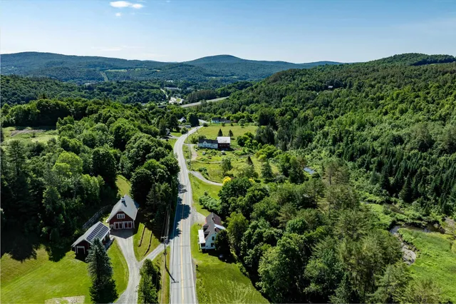 $199,900 | 693 Us Route, St. Johnsbury, VT 05819