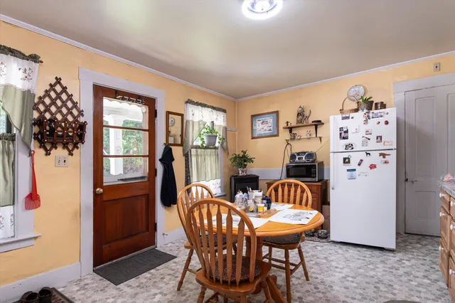 $199,900 | 693 Us Route, St. Johnsbury, VT 05819