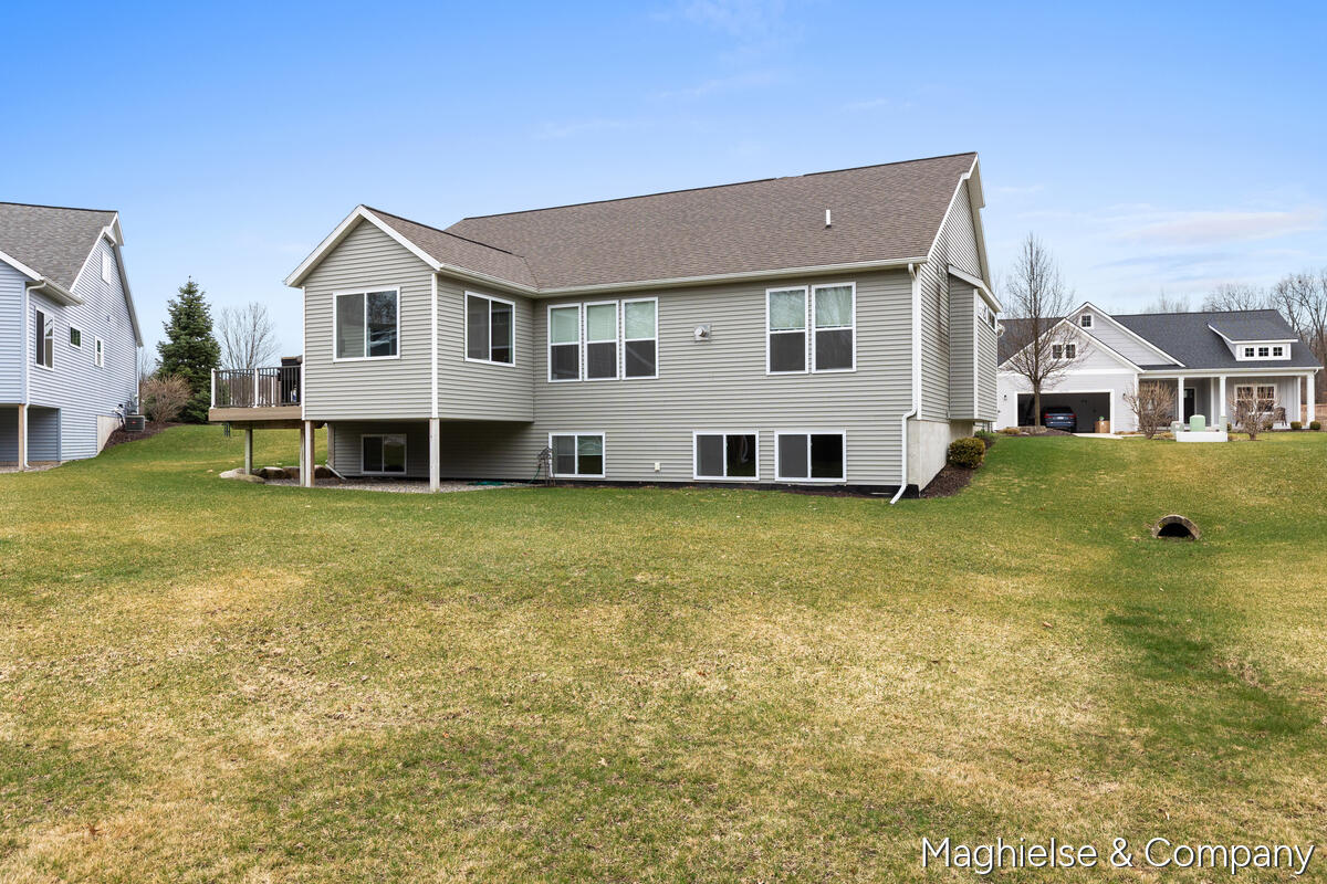 8374 Rose Ridge Drive, Unit 70 Rockford, MI 49341 - Photo 31 of 38