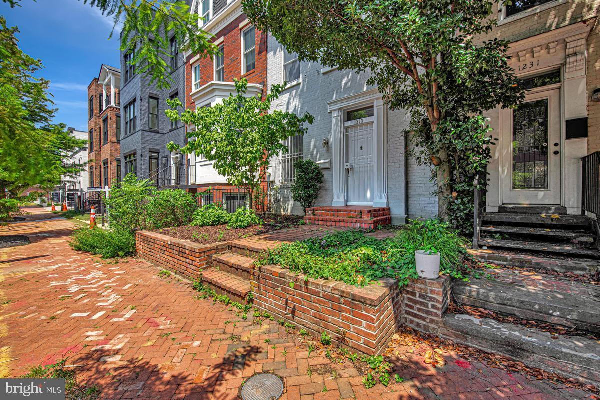 1233 4th Street Northwest Washington, DC 20001 - Photo 4 of 31