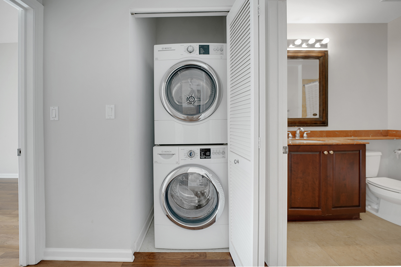 1201 South Prairie Avenue, Unit 2404 Chicago, IL 60605 - Photo 13 of 25 a view of livingroom with washer and dryer