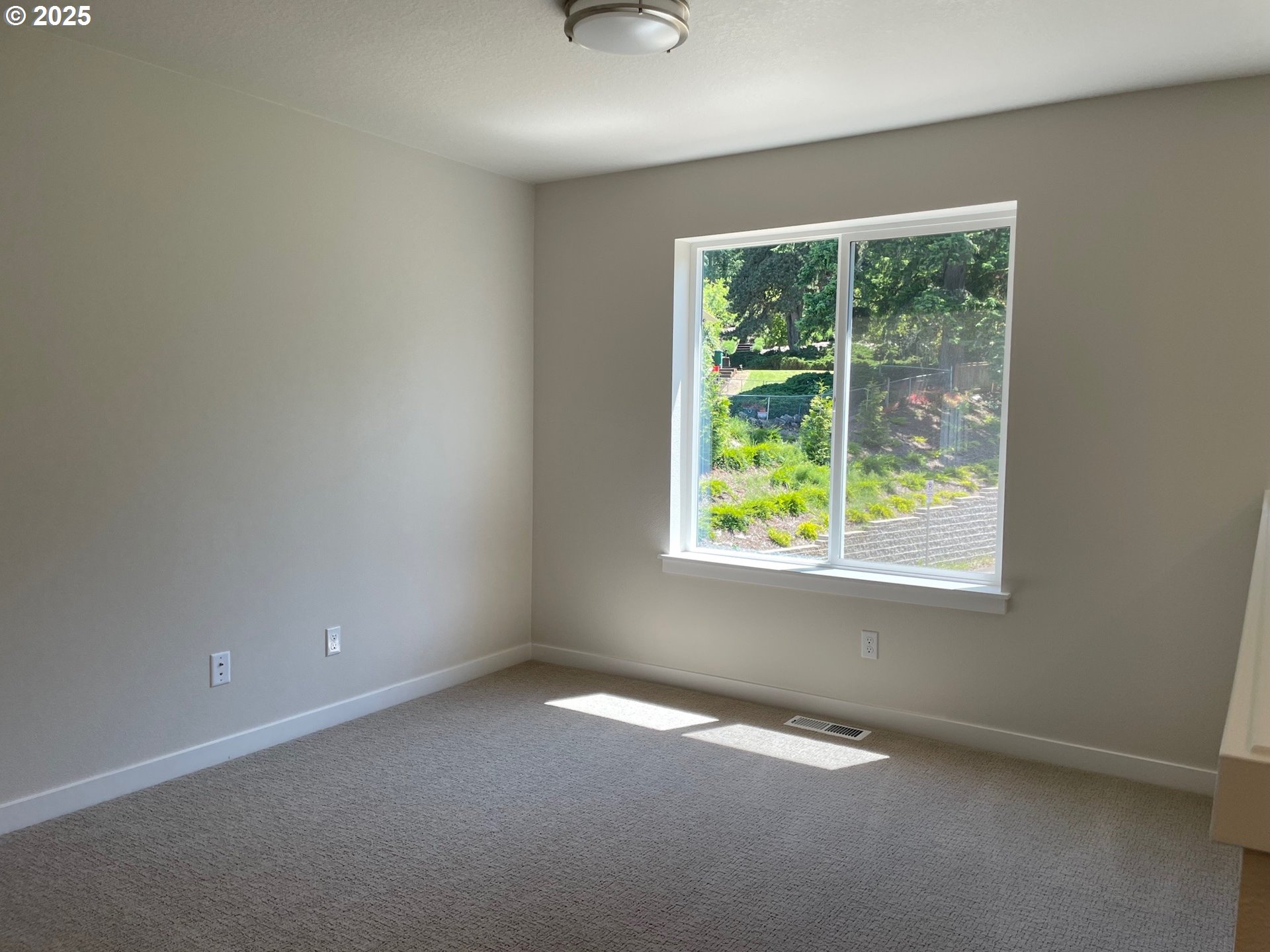 7863 Southwest Thornbridge Terrace, Unit 11 Beaverton, OR 97007 - Photo 16 of 34 Bedroom, Owner's Suite