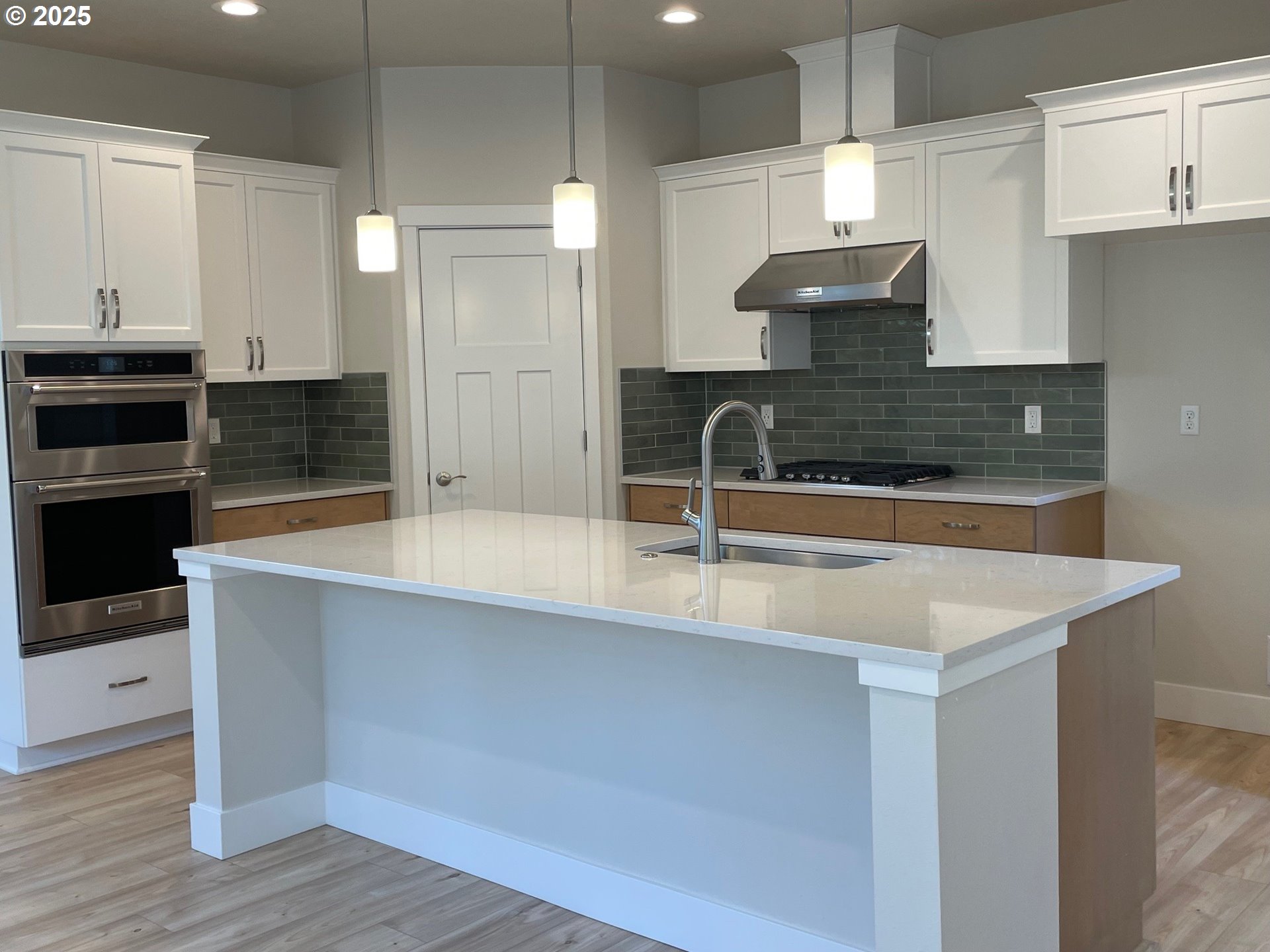 7863 Southwest Thornbridge Terrace, Unit 11 Beaverton, OR 97007 - Photo 4 of 34 Great Room