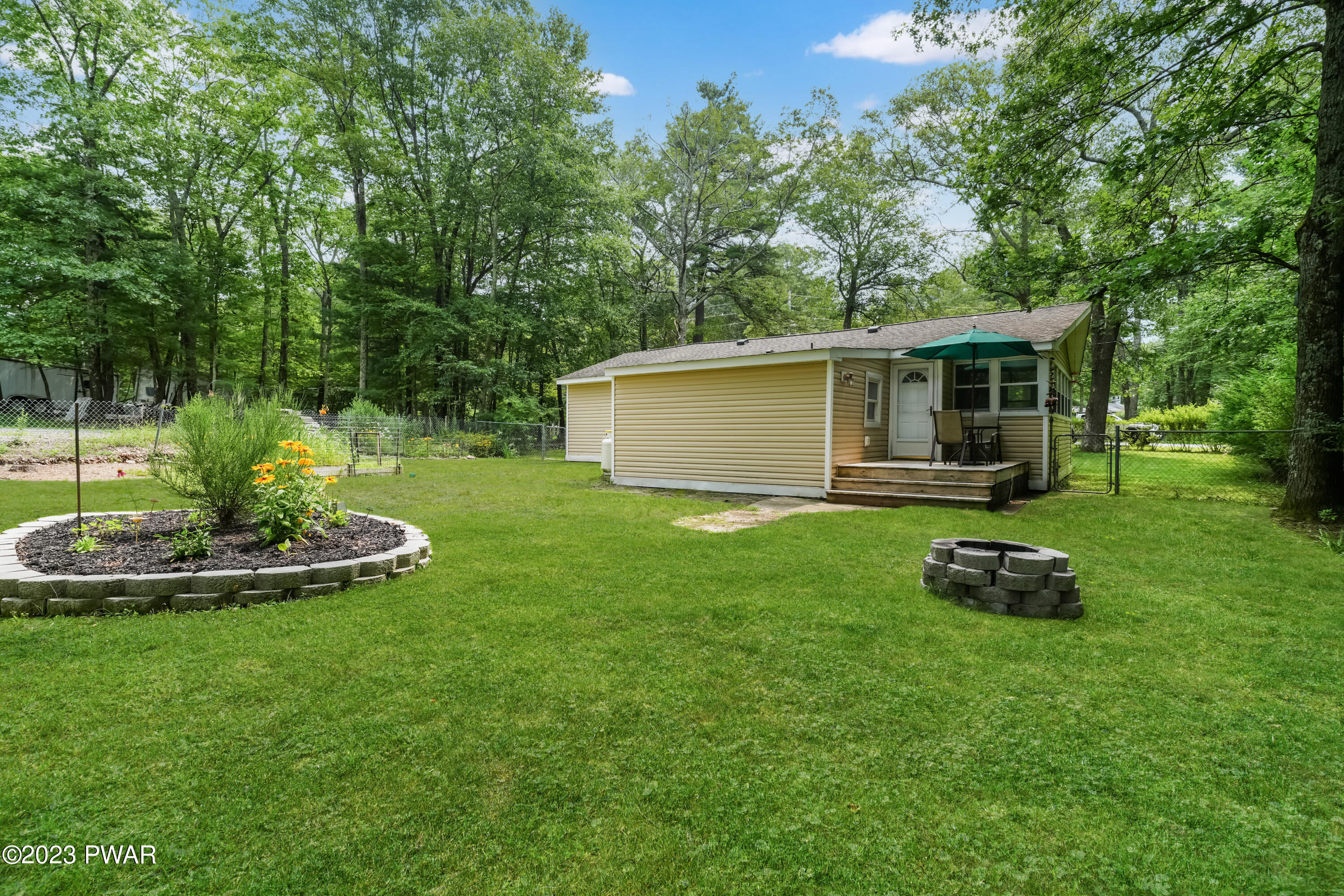 101 Kitty Harker Road Dingmans Ferry, PA 18328 - Photo 4 of 22 LEX00201