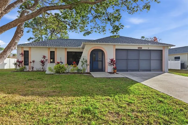 $299,900 | 8164 Pagoda Drive, Spring Hill, FL 34606