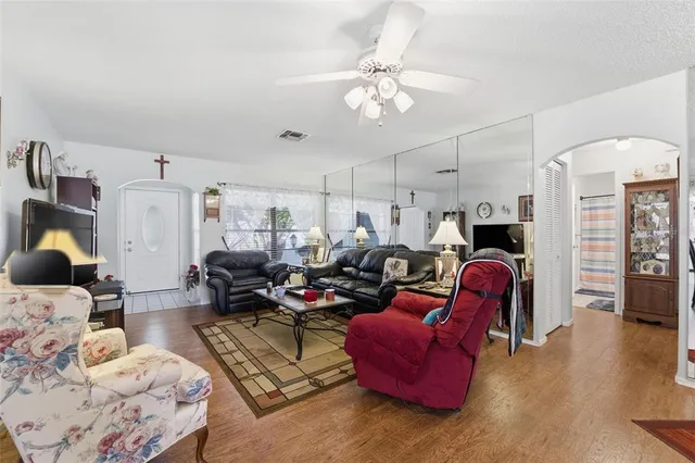 $299,900 | 8164 Pagoda Drive, Spring Hill, FL 34606