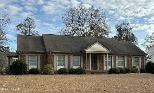 $899,000 | 302 West Wilson Creek Drive, Trent Woods, NC 28562