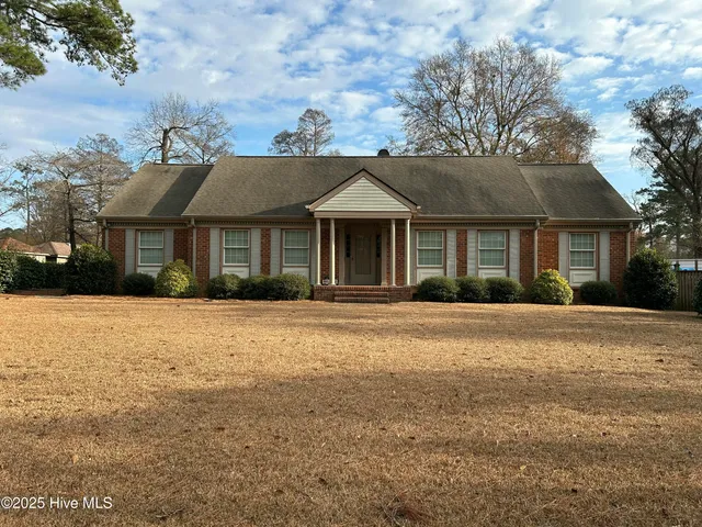 $899,000 | 302 West Wilson Creek Drive, Trent Woods, NC 28562