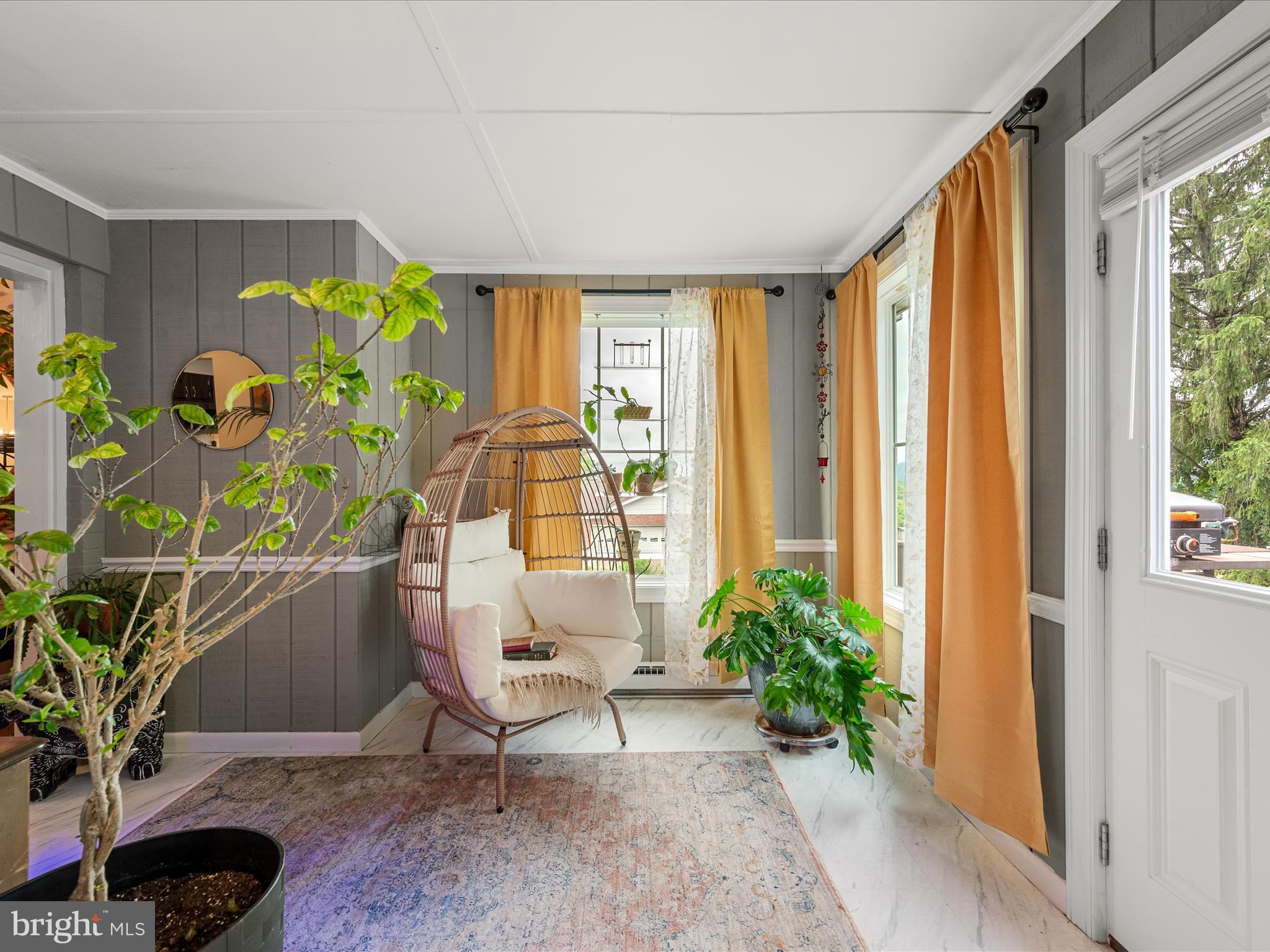 537 Ridge Road South Martinsburg, WV 25403 - Photo 4 of 51 Sitting Room