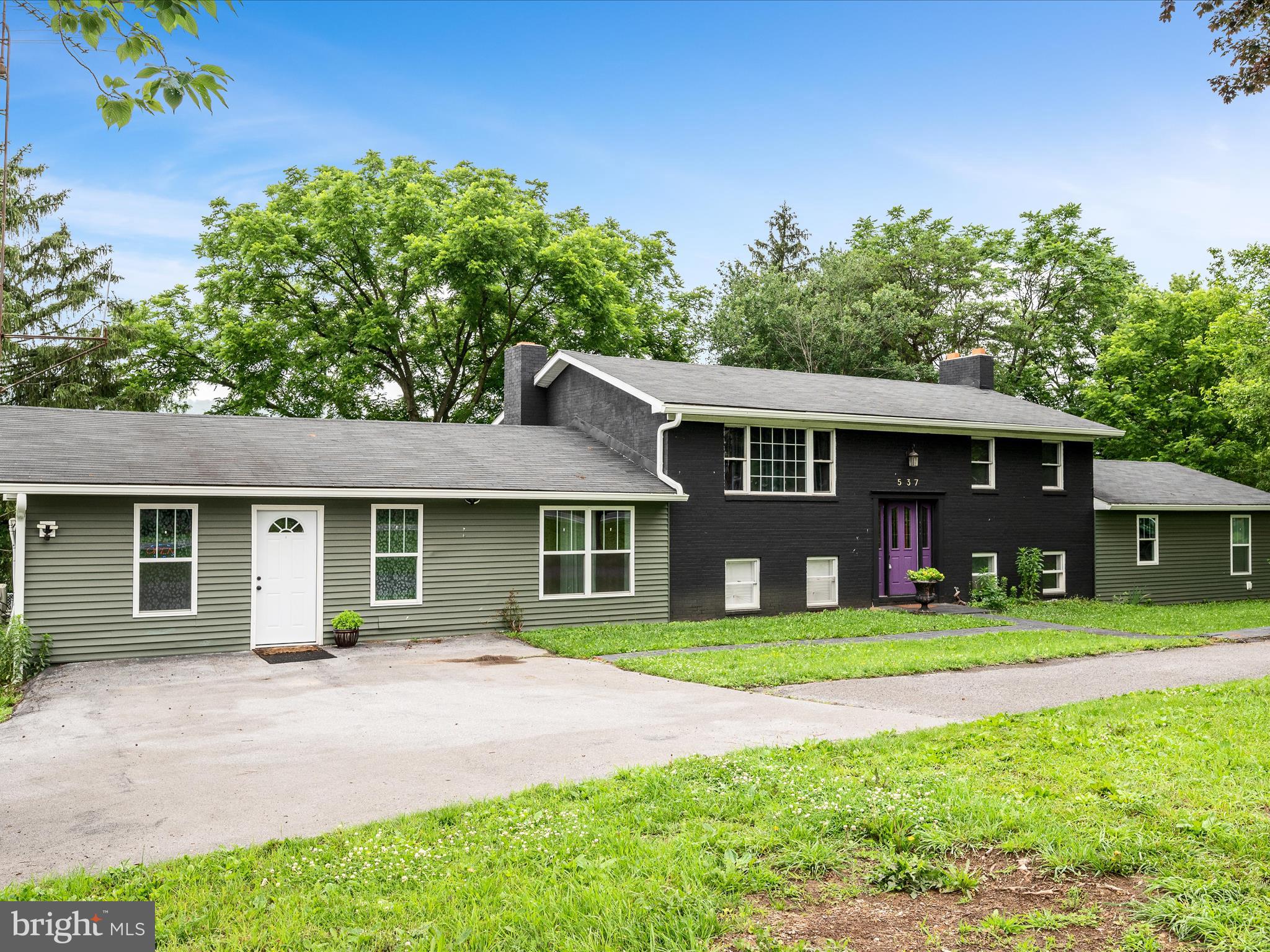 537 Ridge Road South Martinsburg, WV 25403 - Photo 8 of 51 Front Exterior
