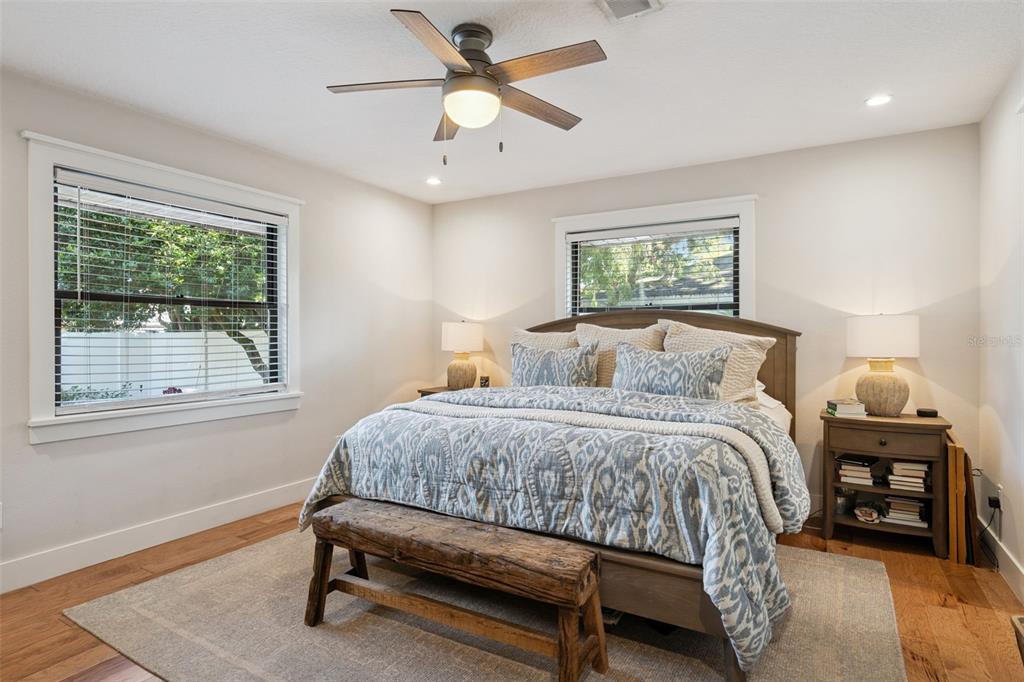 2609 Summerfield Road Winter Park, FL 32792 - Photo 20 of 40 a bedroom with a bed and a window