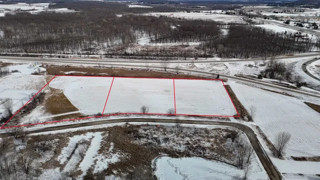 $47,500 | Handschke Drive, Unit 2, New London, WI 54961