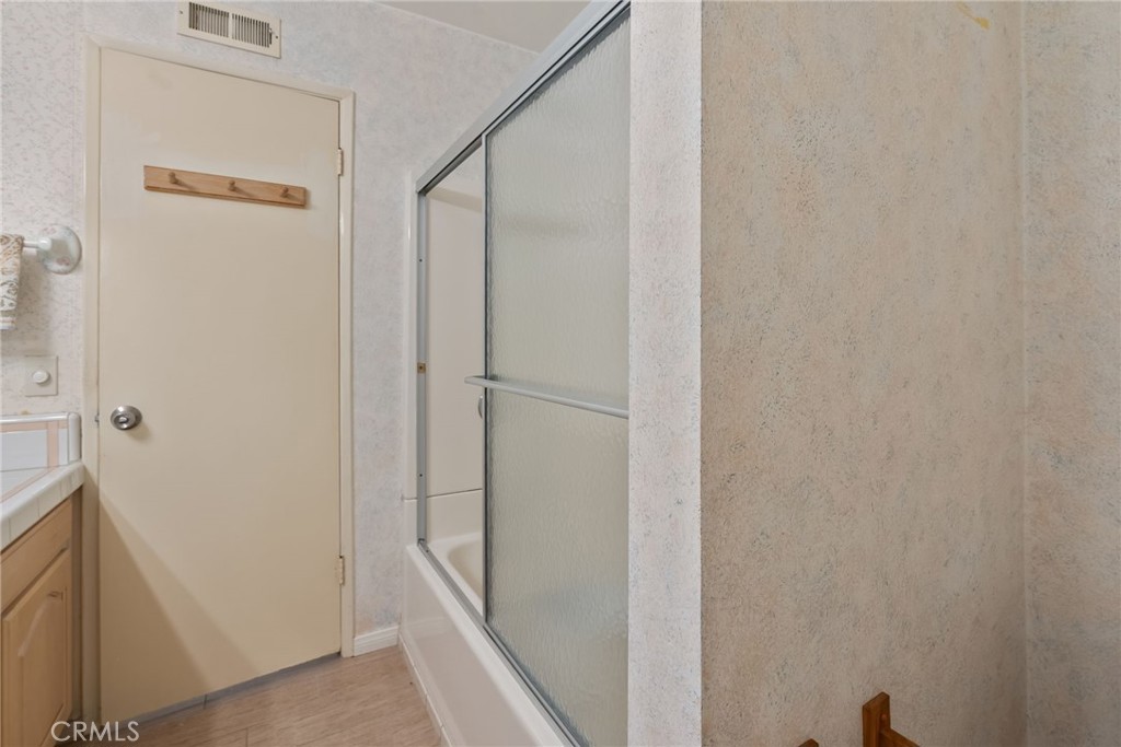 5385 Strasbourg Avenue Irvine, CA 92604 - Photo 34 of 59 a bathroom with a shower