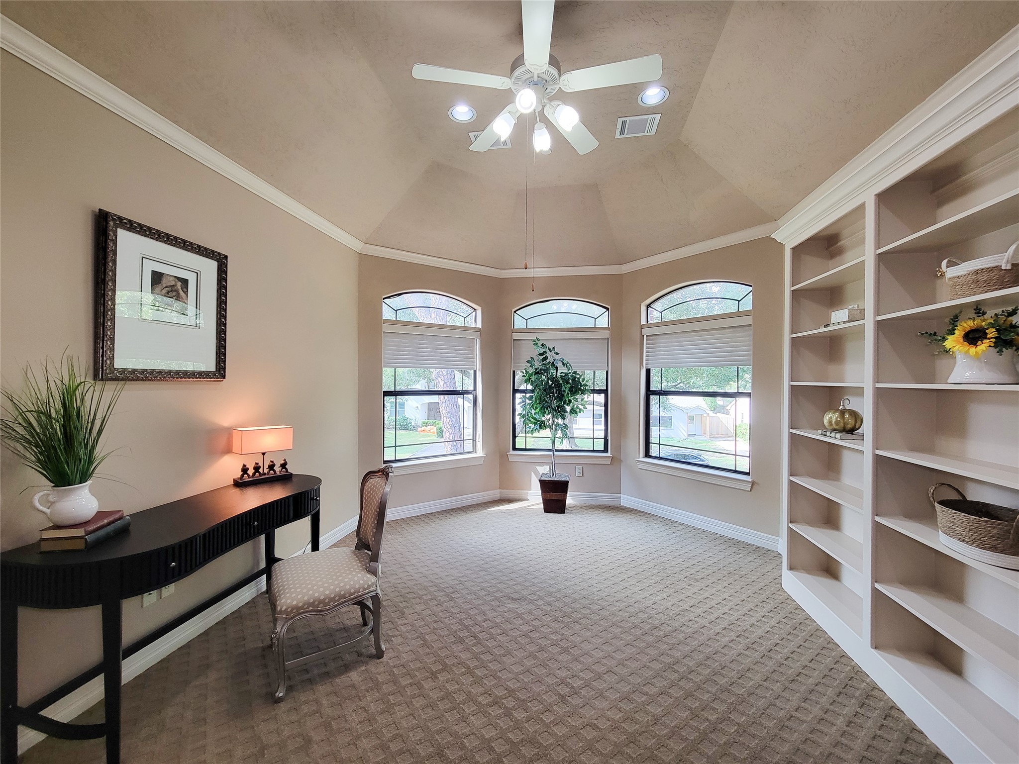1118 Colonial Street Bellaire, TX 77401 - Photo 17 of 50 Second floor library or can also serve as a bedroom and has a nice size closet with built-in bookcase.