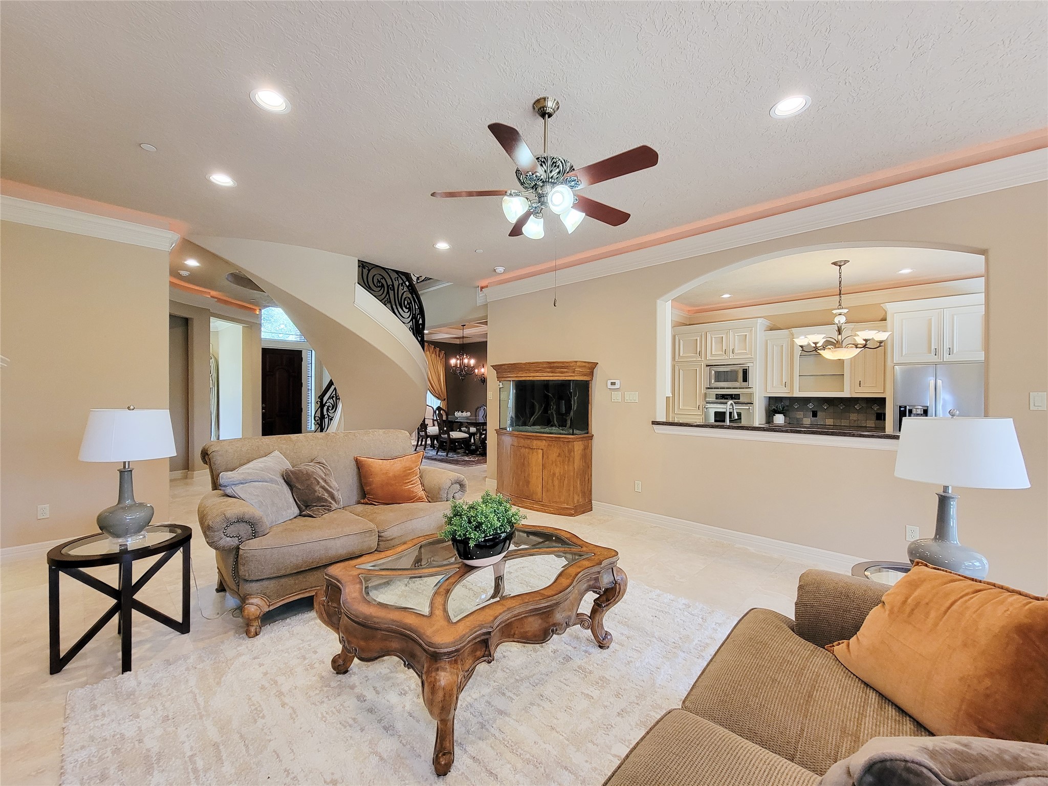1118 Colonial Street Bellaire, TX 77401 - Photo 9 of 50 Family room blends into the kitchen.
