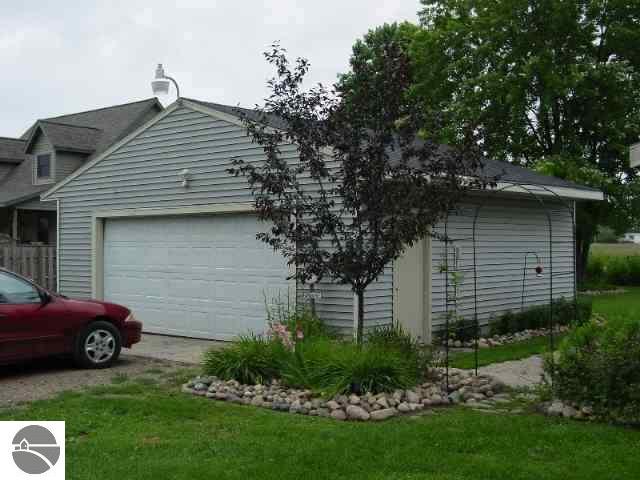 20083 21 Mile Road Tustin, MI 49688 - Photo 3 of 3 1652004-2.JPG