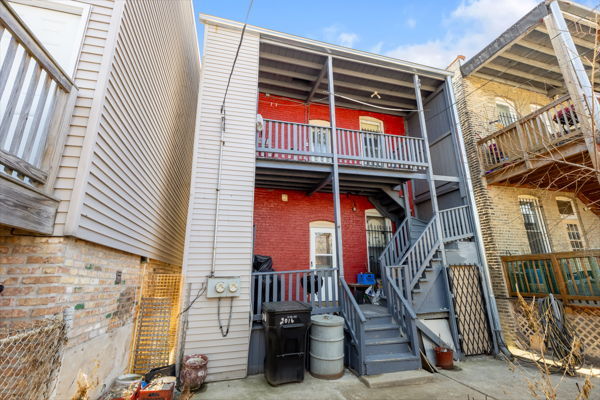 2016 West Superior Street Chicago, IL 60612 - Photo 13 of 16 a view of entryway