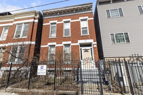 2016 West Superior Street Chicago, IL 60612 - Photo 15 of 16 a view of a building