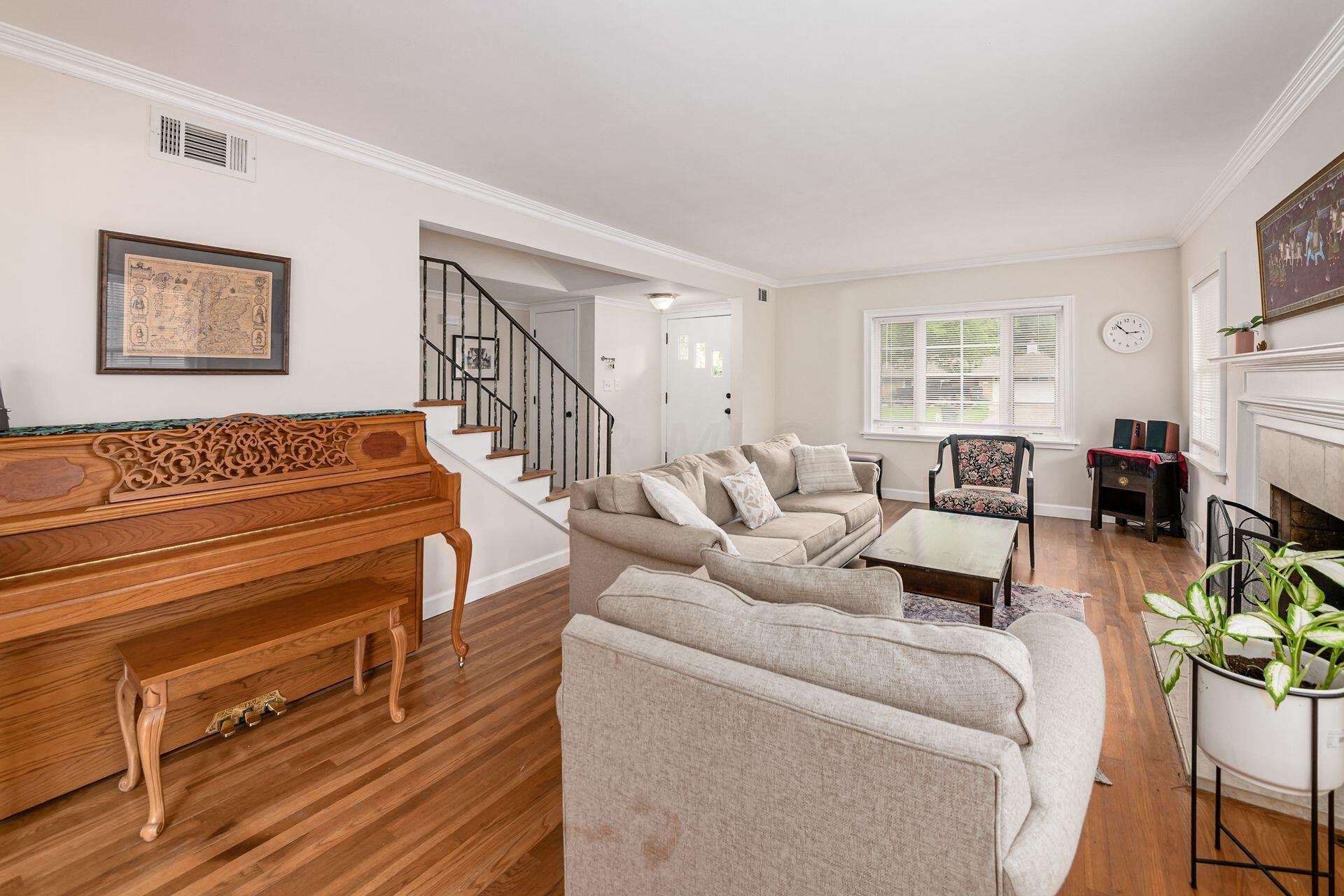 281 South Broadleigh Road Columbus, OH 43209 - Photo 12 of 44 013__L 281 S Broadleigh Rd033