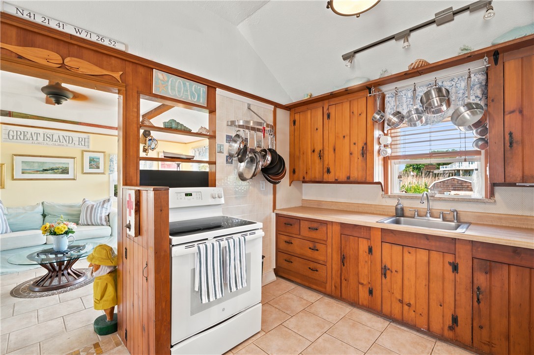 86 Conch Road Narragansett, RI 02882 - Photo 19 of 50