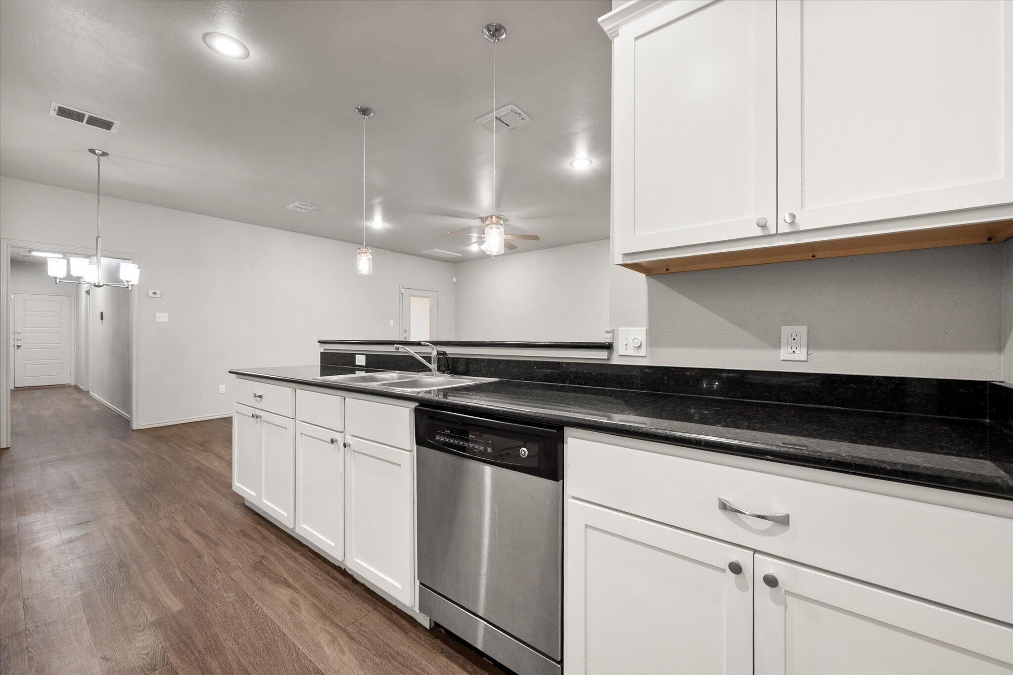2119 10th Street Lubbock, TX 79401 - Photo 13 of 27 17-2119 10th St6077