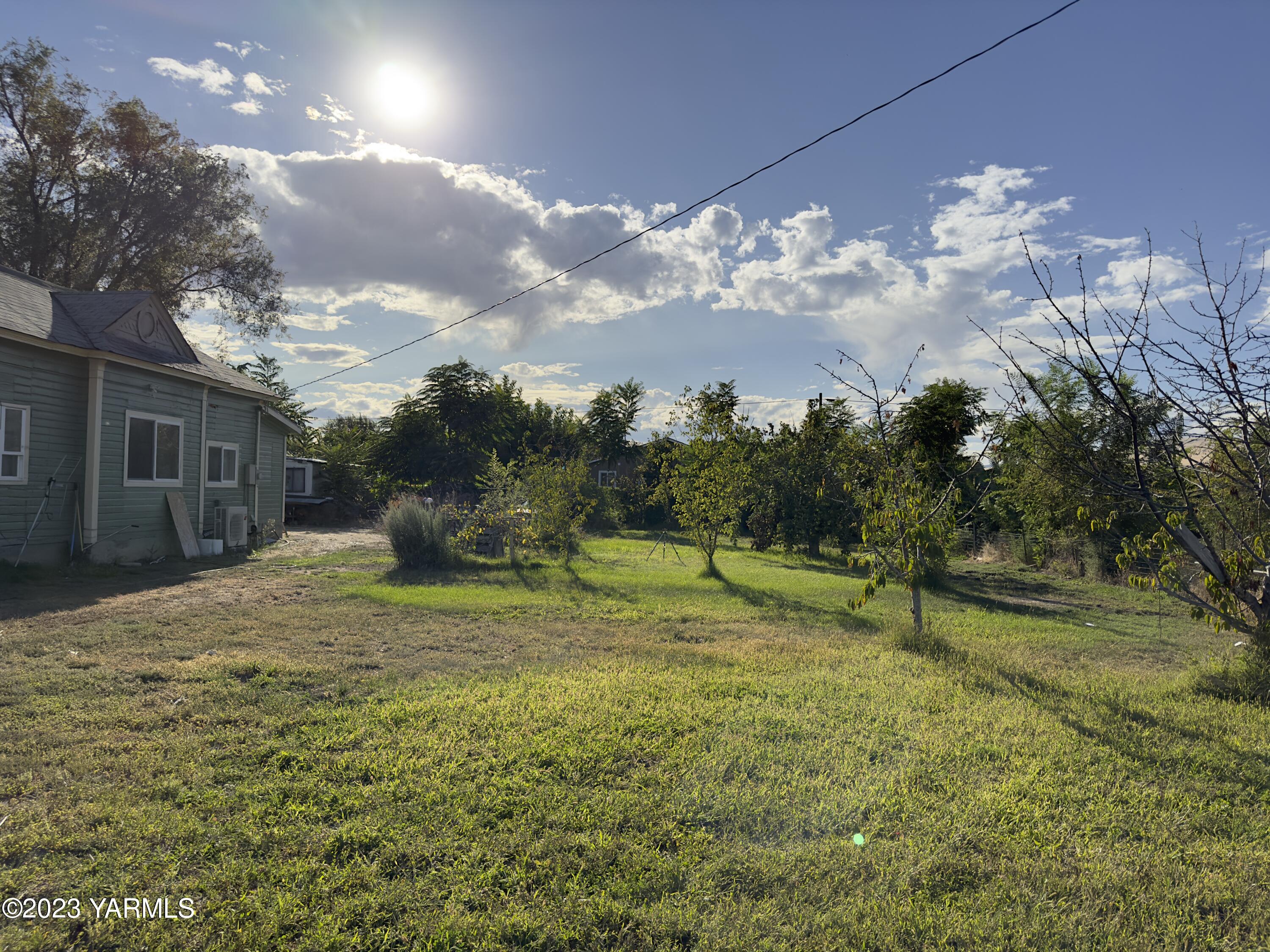 450 Main Street Parker, WA 98939 - Photo 6 of 18 a view of a backyard