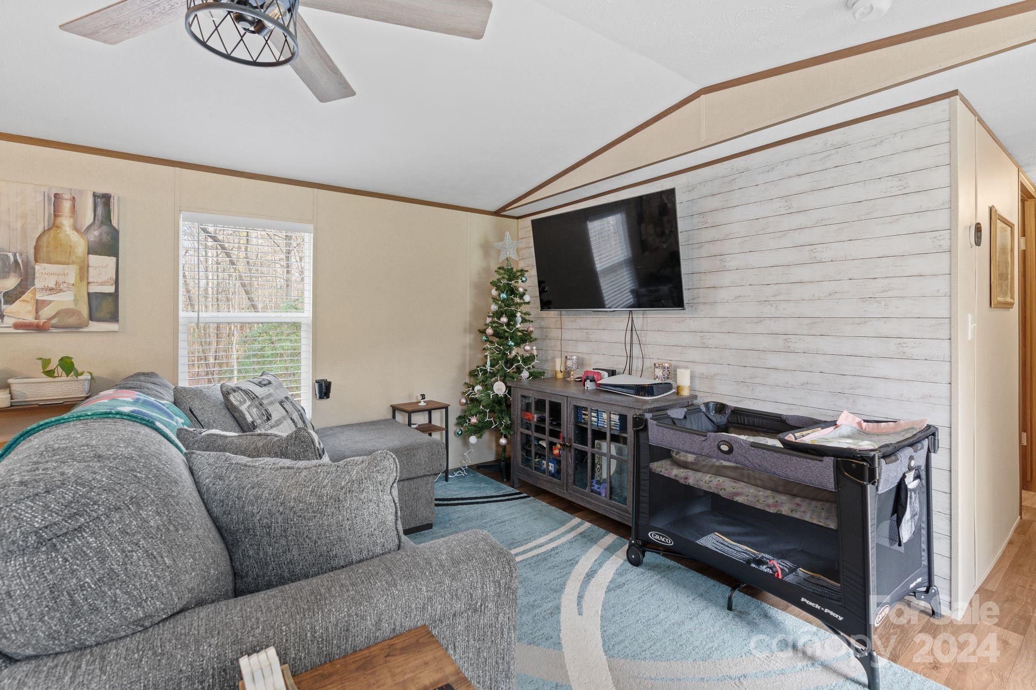 29 Long Ridge Road Candler, NC 28715 - Photo 6 of 26 Gallery Image 6