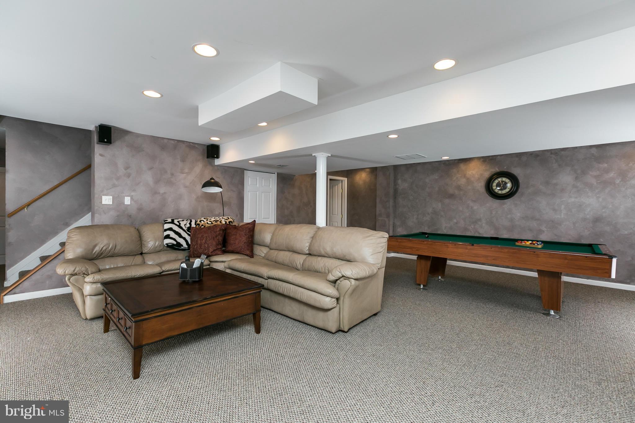 6824 Old Pimlico Road Baltimore, MD 21209 - Photo 16 of 20 a living room with furniture