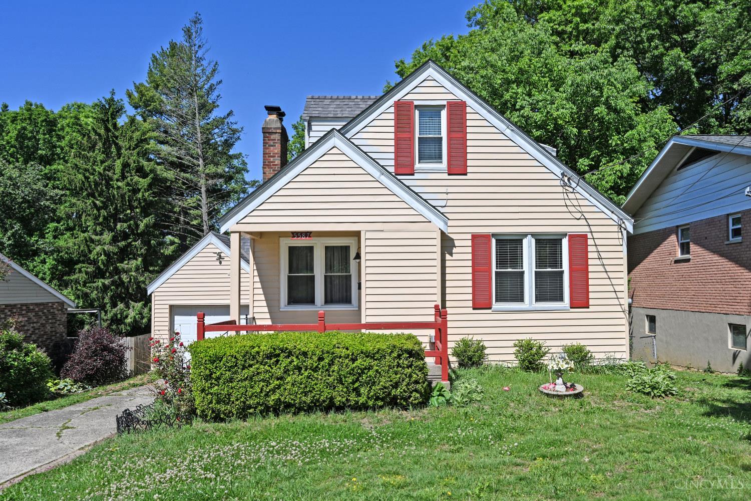 5587 Vogel Road Cincinnati, OH 45239 - Photo 3 of 42