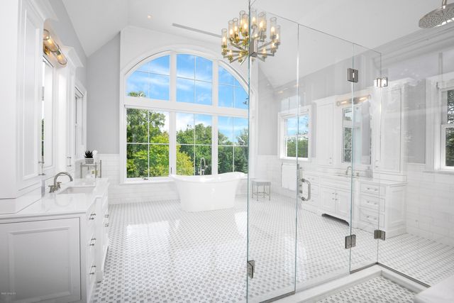 $8,375,000 | 570 North Street, Greenwich, CT 06830