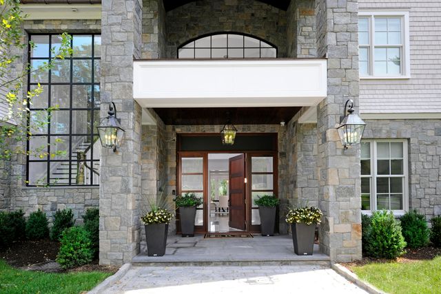 $8,375,000 | 570 North Street, Greenwich, CT 06830