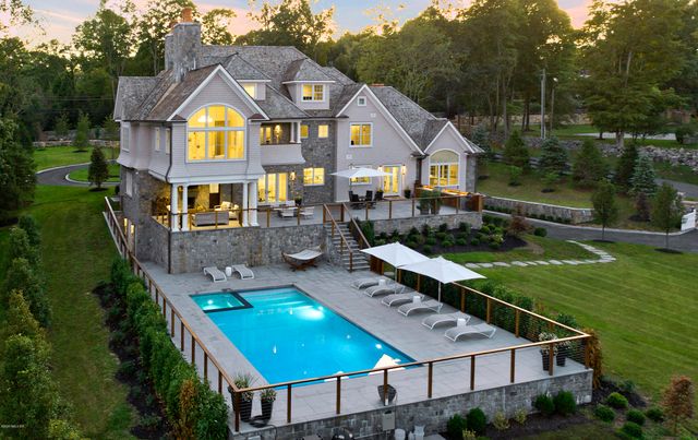 $8,375,000 | 570 North Street, Greenwich, CT 06830