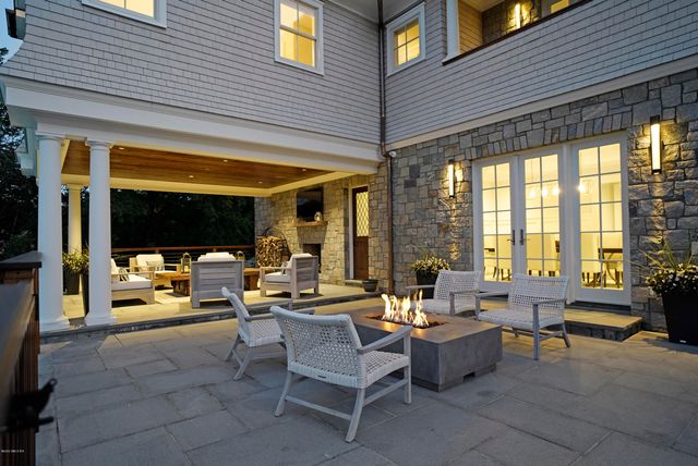 $8,375,000 | 570 North Street, Greenwich, CT 06830