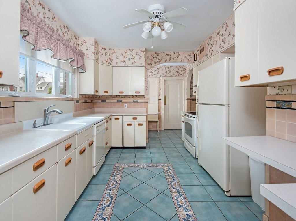 95 Commodore Road Worcester, MA 01602 - Photo 21 of 42 Gallery Image 21