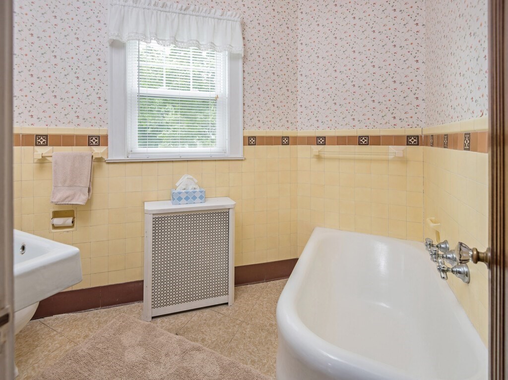 95 Commodore Road Worcester, MA 01602 - Photo 32 of 42 Gallery Image 32