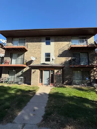 $1,500 | 639 Jeffery Avenue, Unit 2N, Calumet City, IL 60409