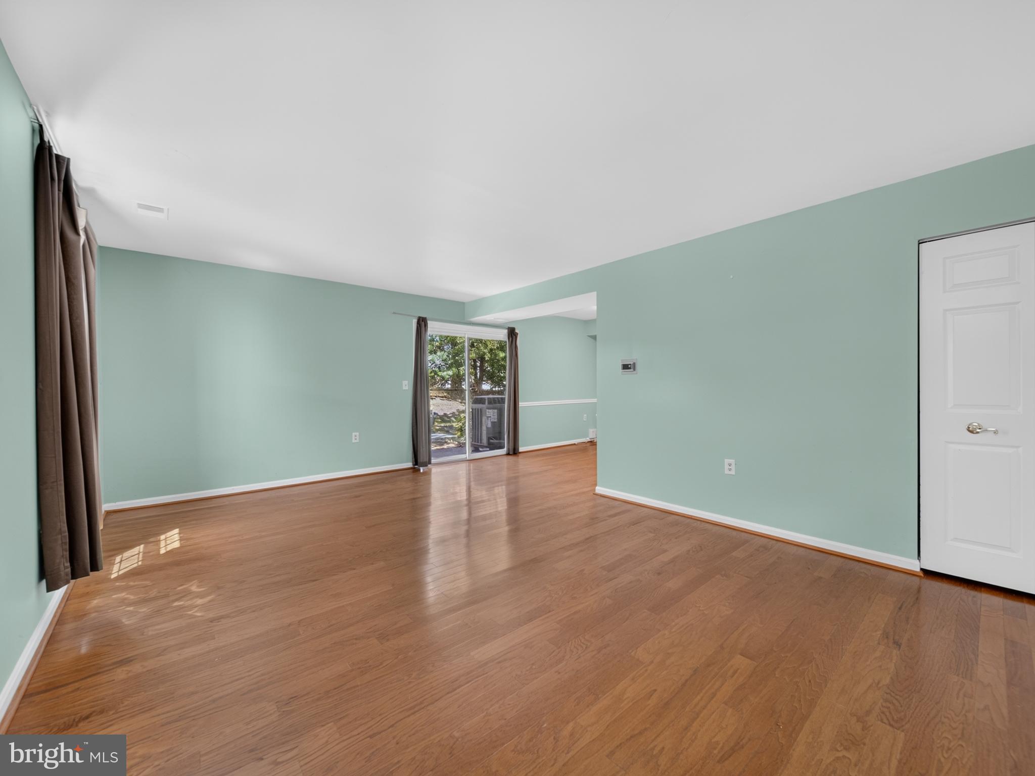 9035 North Laurel Road, Unit F Laurel, MD 20723 - Photo 9 of 33 Living Room