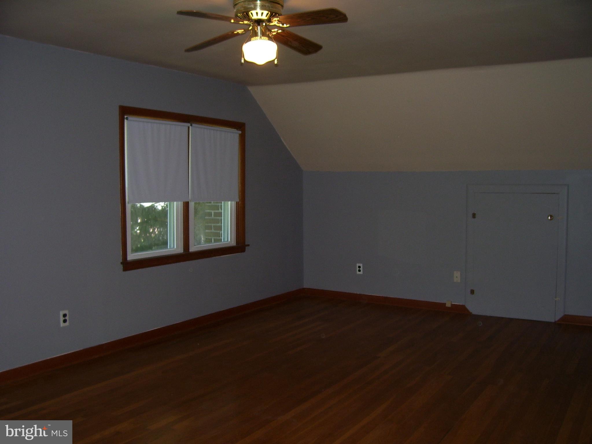 925 Village Road Folsom, PA 19033 - Photo 11 of 19 Gallery Image 11