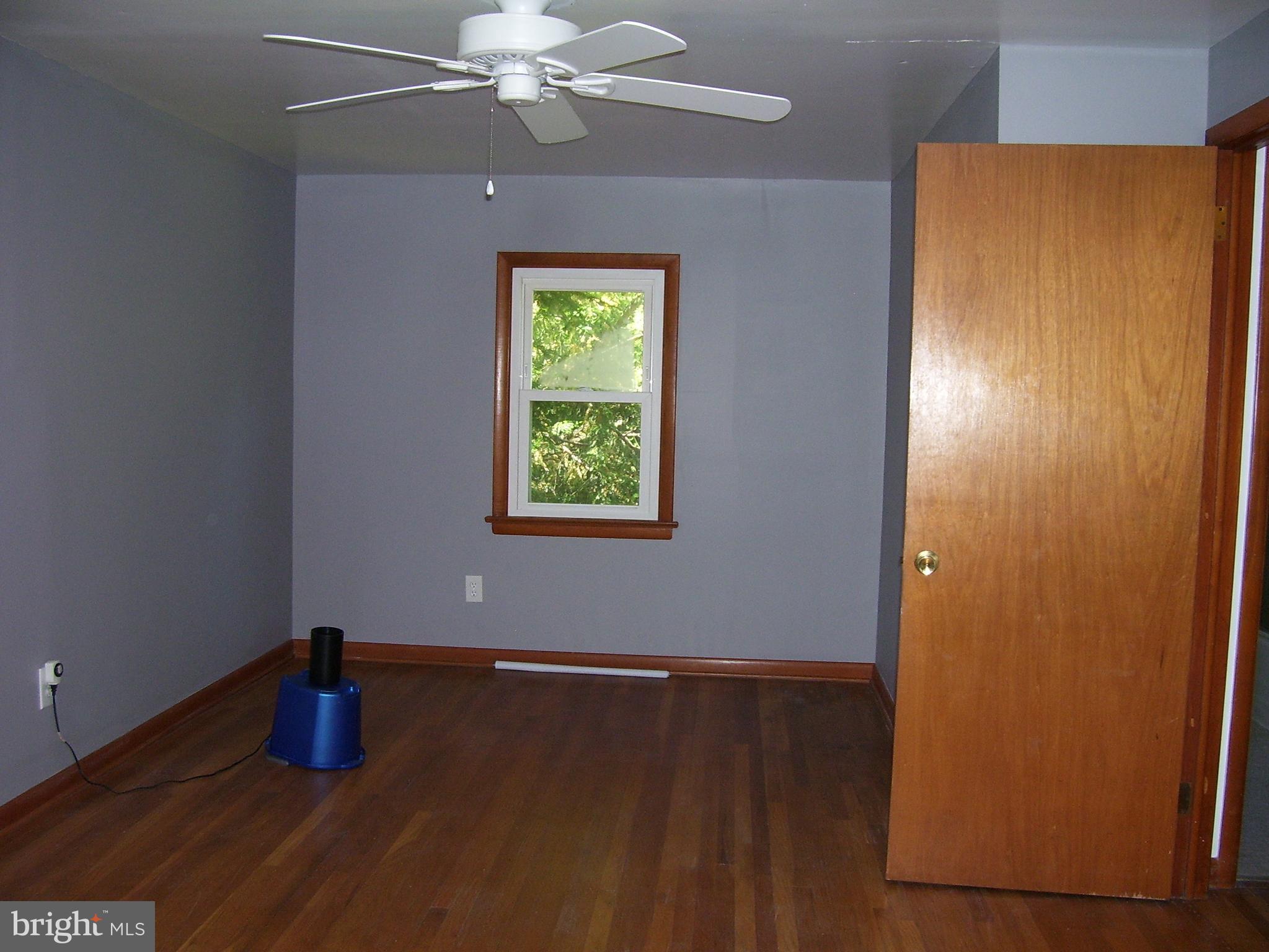 925 Village Road Folsom, PA 19033 - Photo 9 of 19 Gallery Image 9