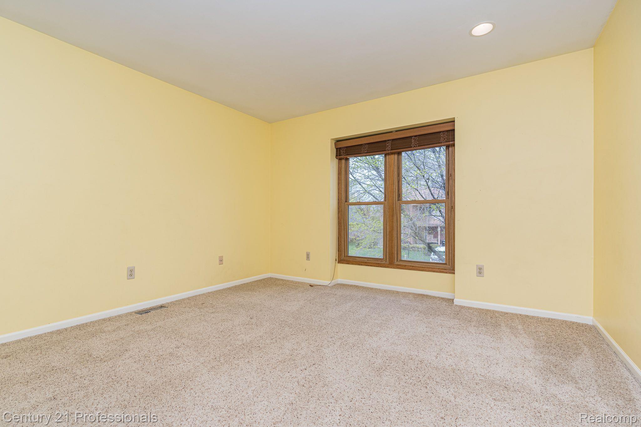 1643 Hillside Lane Rochester, MI 48307 - Photo 32 of 48 Gallery Image 32