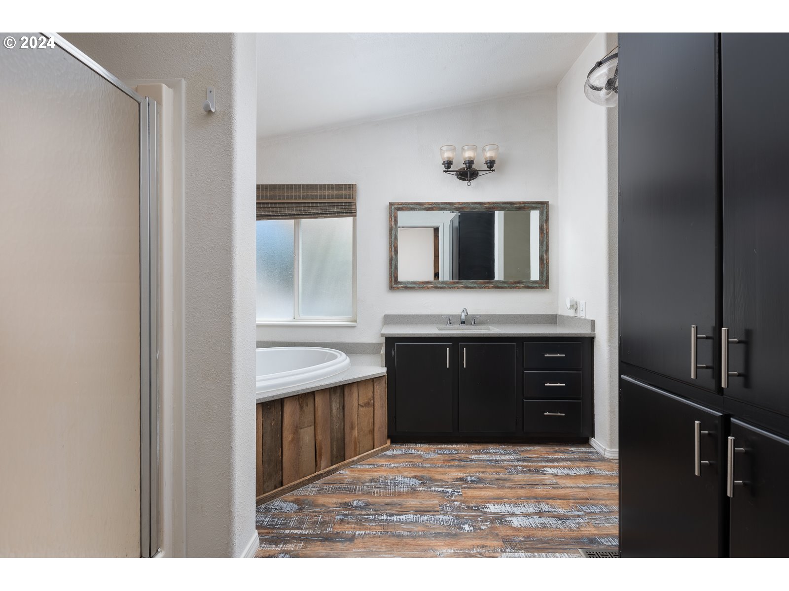 240 Southwest Brentwood Drive Waldport, OR 97394 - Photo 11 of 22